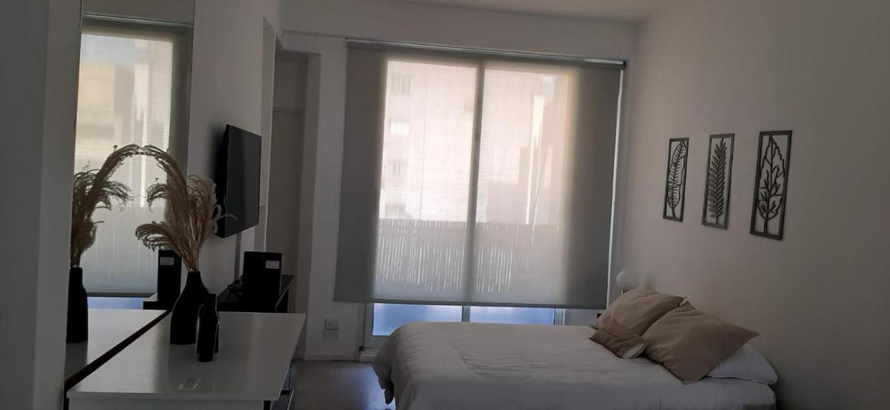 Moderno Departamento Con Balcon En Recoleta Appartement Buenos Aires